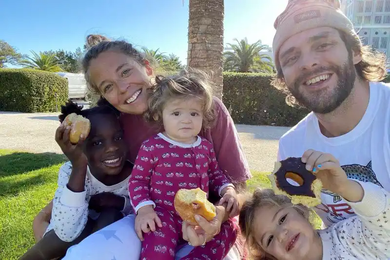 Thomas Rhett Lauren Akins Relationship Timeline