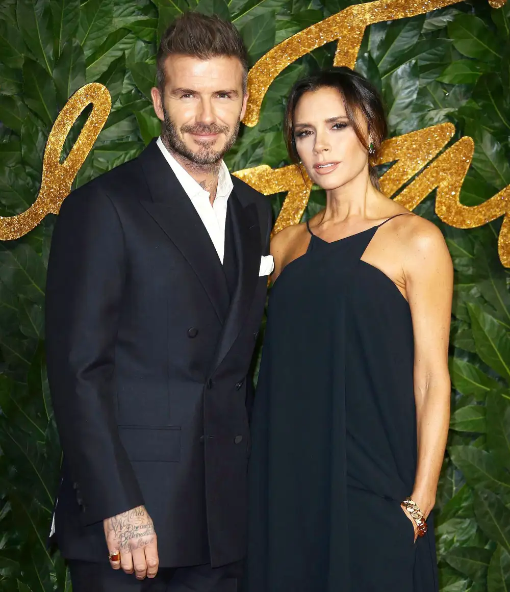 Victoria Beckham Shares Hilarious Behind-the-Scenes Footage From Familys Christmas Card Shoot