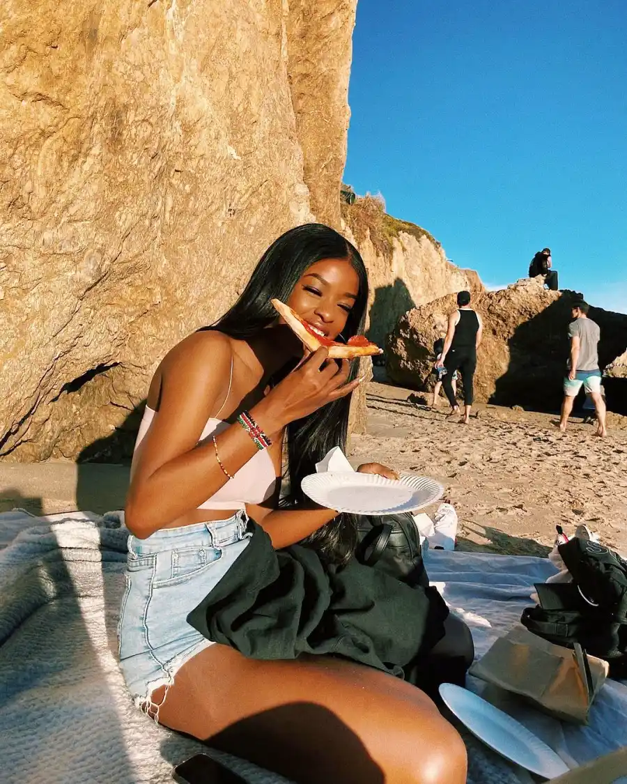 Love Island Cely Hangs With Costars After Johnny Split