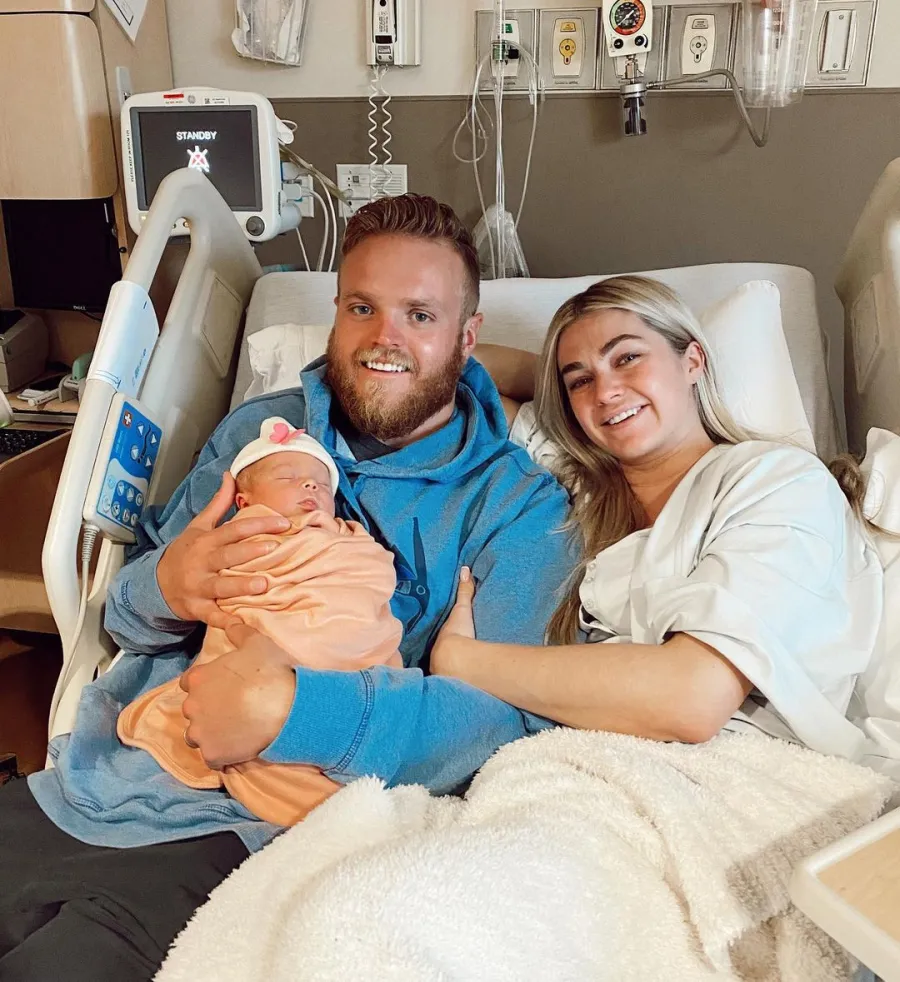 1 Lindsay Arnold’s Family Album With Husband Sam Cusick and Daughter Sage