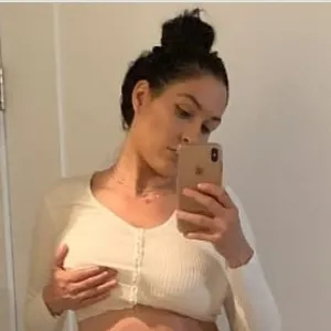 Nikki Bella Reveals Her Post-Baby Body 5 Months After Giving Birth to Son Matteo: 'Getting There'