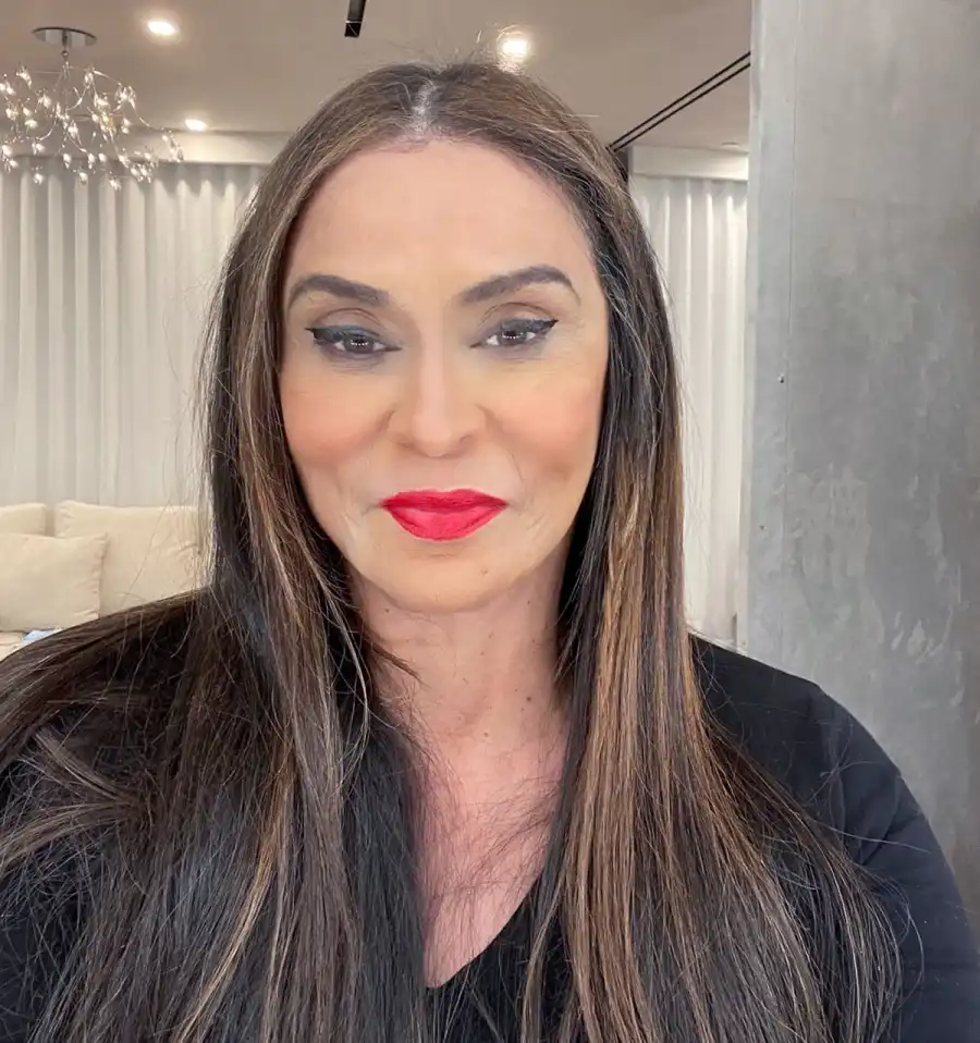 Blue Ivy does Grandma Tina Lawson's Makeup — and it's Perfect!