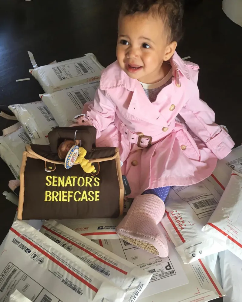 Briefcase Meena Harris Instagram Kamala Harris Sweetest Moments With Her Niece Meena Harris 2 Daughters