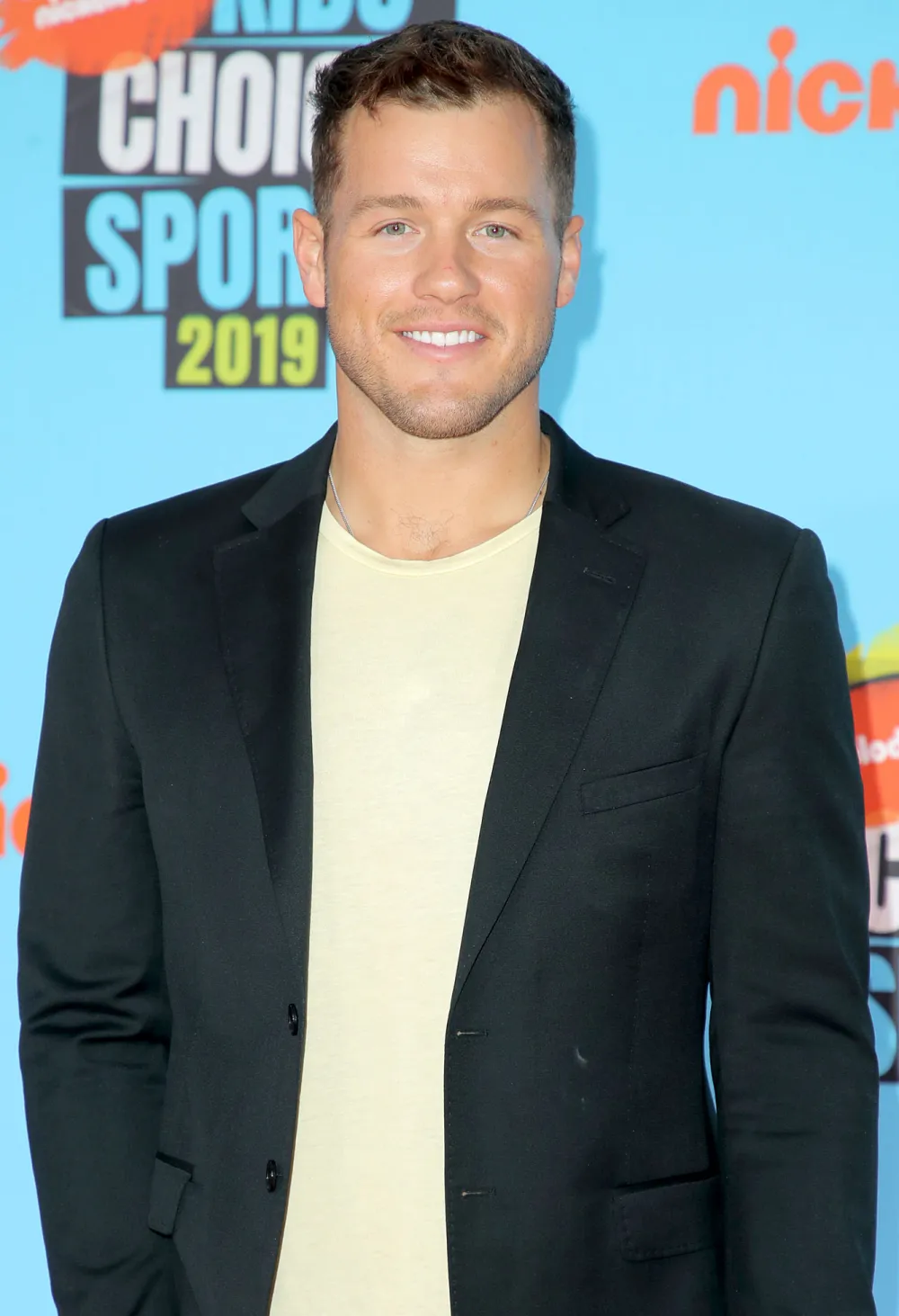 Colton Underwood Debuts Bushy Beard New Selfies With His Dogs After Social Media Break