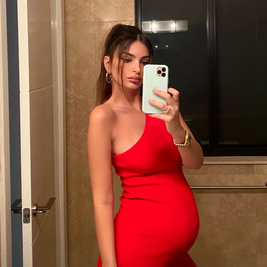 Emily Ratajkowski Shuts Down Rumors She Got Lip Injections While Pregnant, Says She's 'a Little Puffy'