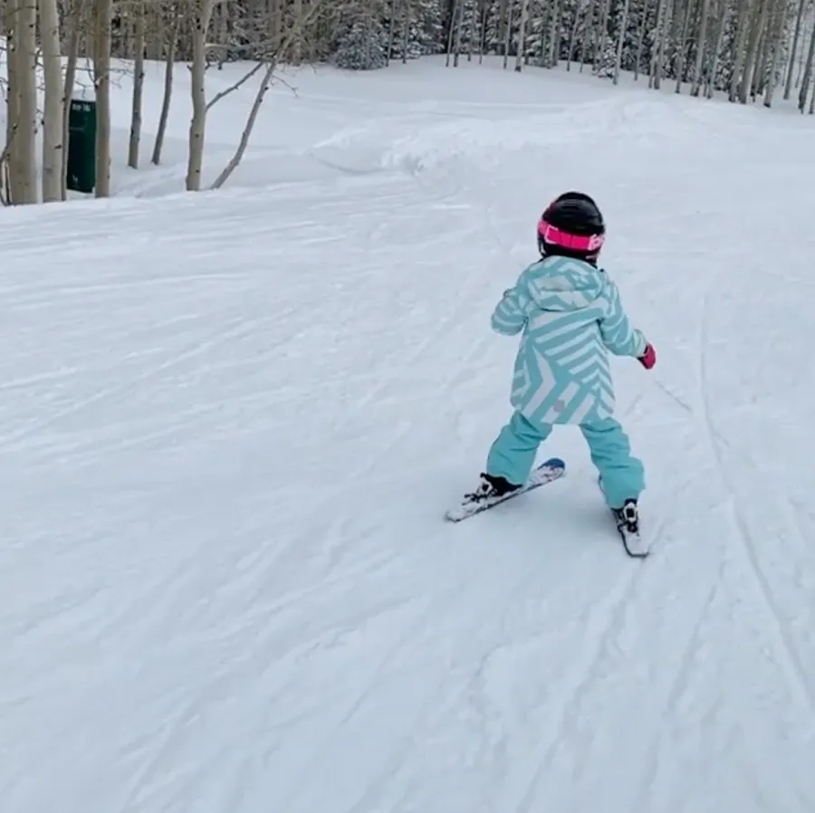 Inside Vanessa Bryant's Snowy Trip With Daughters Amid 1-Year Anniversary of Kobe and Gianna's Deaths