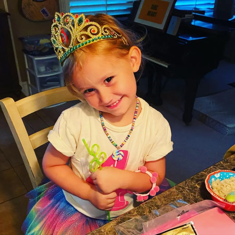 Mary Hanson The Hansons Next Generation