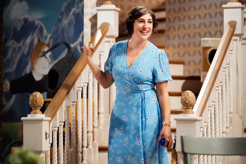 Mayim Bialik in Call Me Kat Mayim Bialik Loves Playing A Real Woman In Call Me Kat