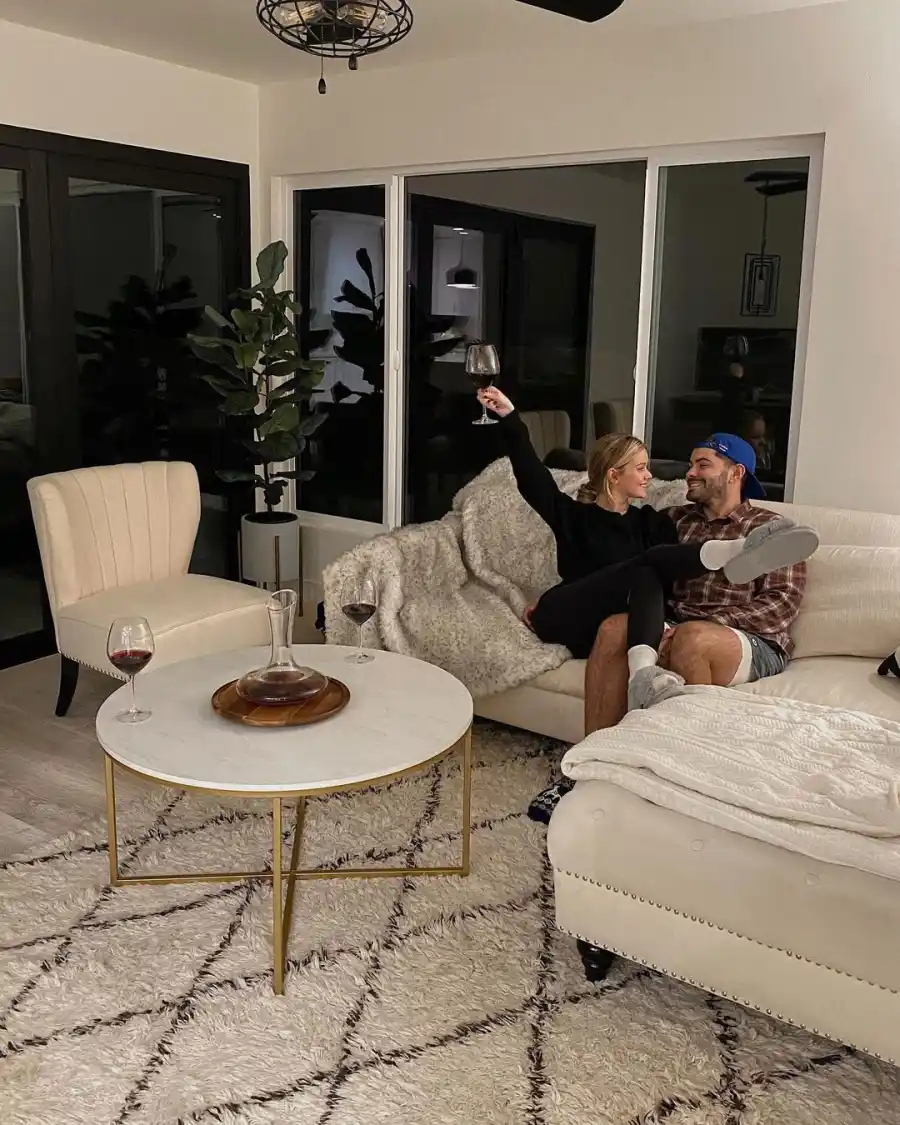 Moved In Hannah Godwin and Dylan Barbour Timeline