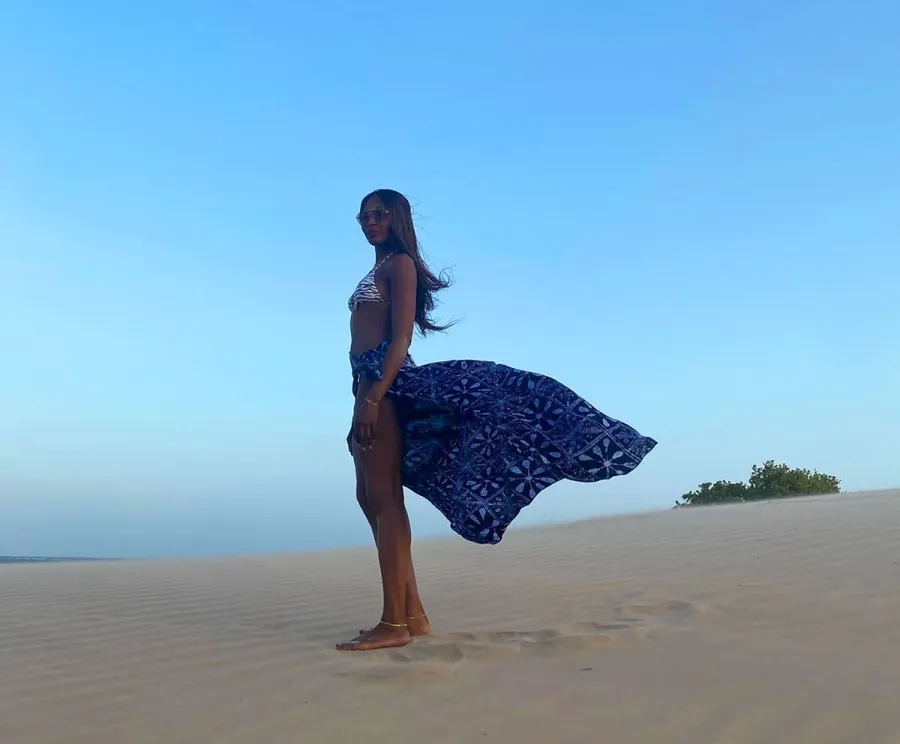 Naomi Campbell, 50, Shows Off Her Flawless Sense of Style and Killer Abs