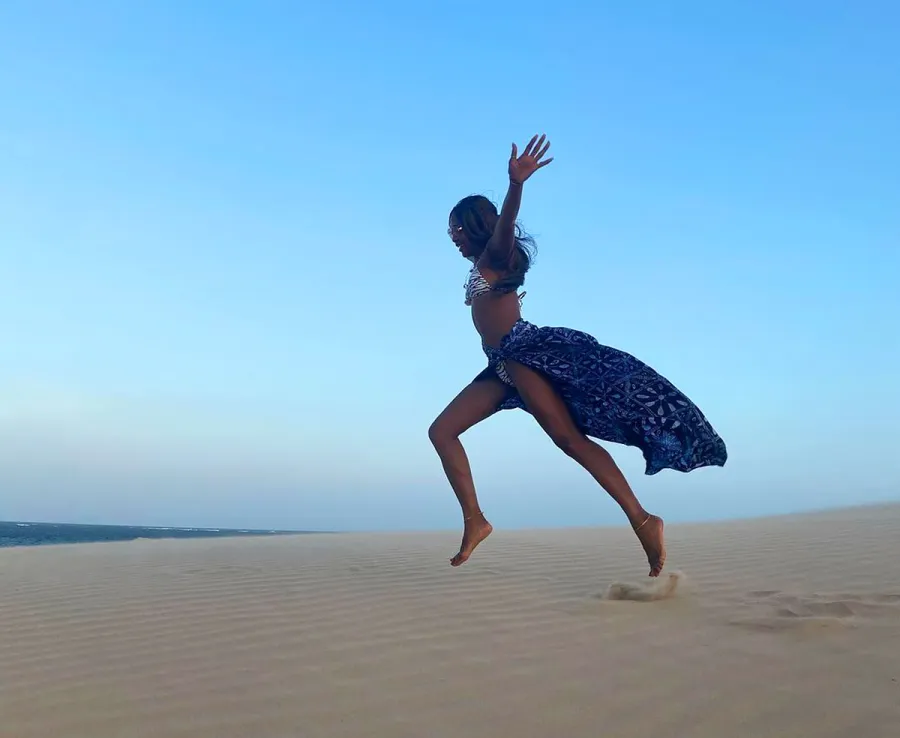 Naomi Campbell, 50, Shows Off Her Flawless Sense of Style and Killer Abs