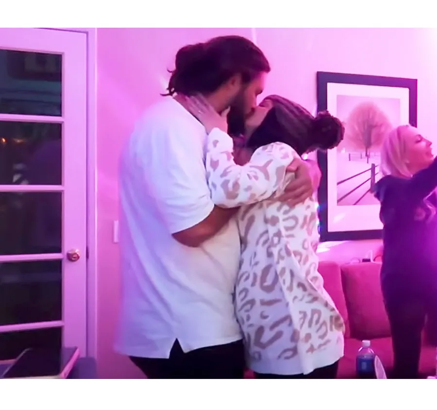 PDA Pic Pregnant Scheana Shay Shows Budding Belly