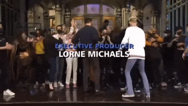 Pete Davidson and John Krasinski Kiss in 'Saturday Night Live' Tribute to Jim and Pam's Romance