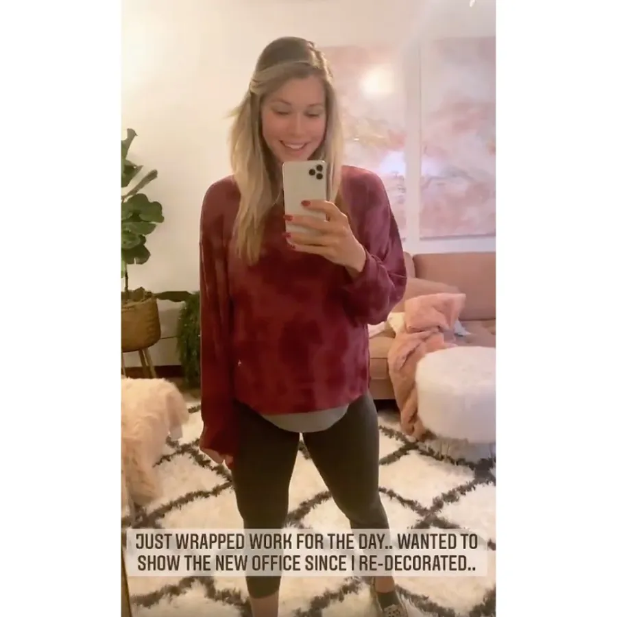 Krystal Nielson Pregnant Celebrities Showing Baby Bumps 2021