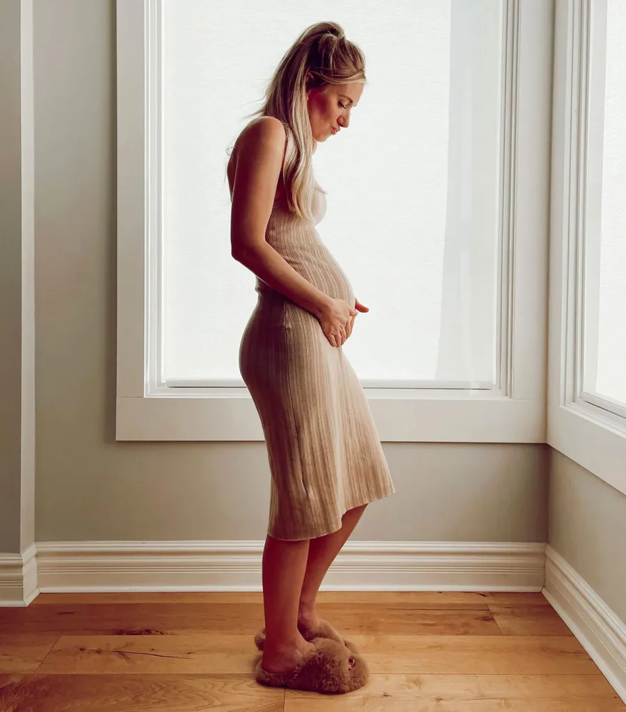 Bachelor’s Lauren Burnham’s Baby Bump Album Ahead of Welcoming Twins: Pregnancy Pics