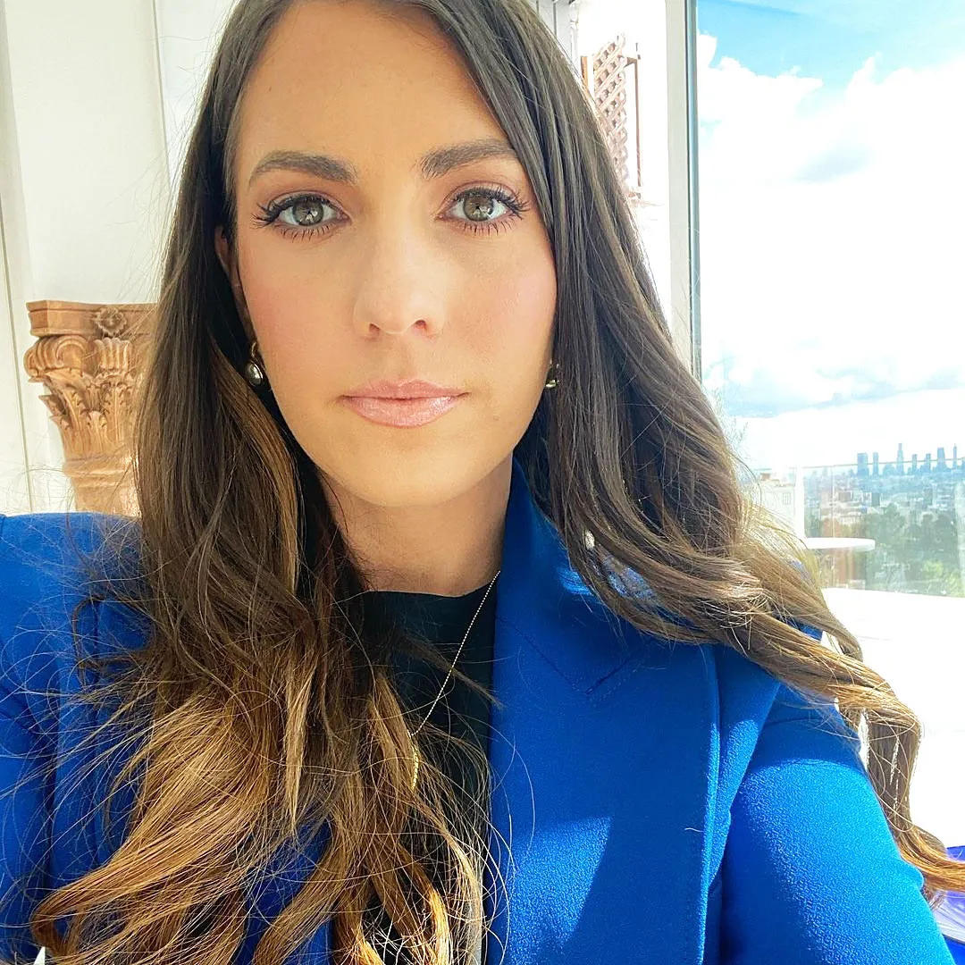 Queen Victoria Larson Insists Shes Not a Bully and Doesnt Have Regrets Watching The Bachelor