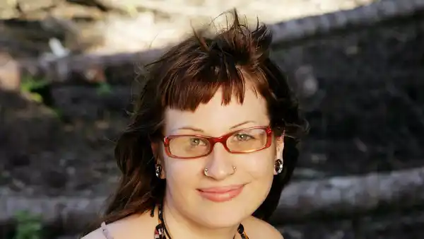 Survivor Contestant Angie Jakusz Dead at 40 Following Battle With Cancer