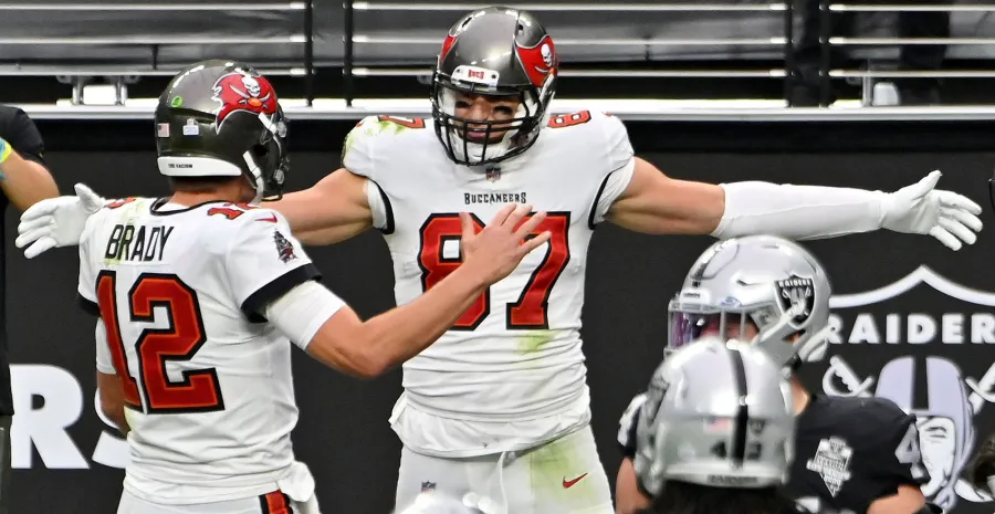 Super Bowl Buds Tom Brady Rob Gronkowski Bromance Through The Years