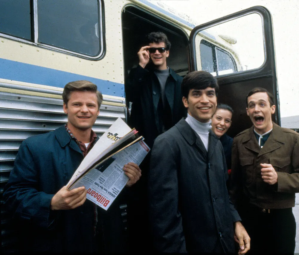 Tom Everett Scott Breaks Down That Thing You Do 2