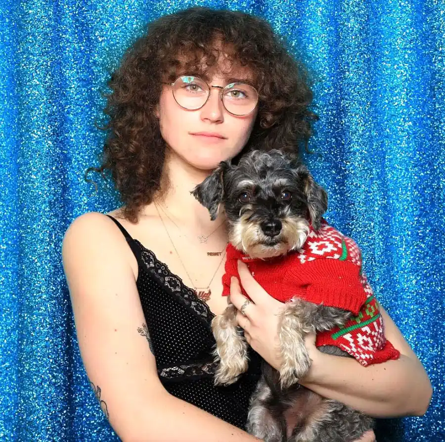 Who Is Kamala Harris Stepdaughter Ella Emhoff 6 Things Know