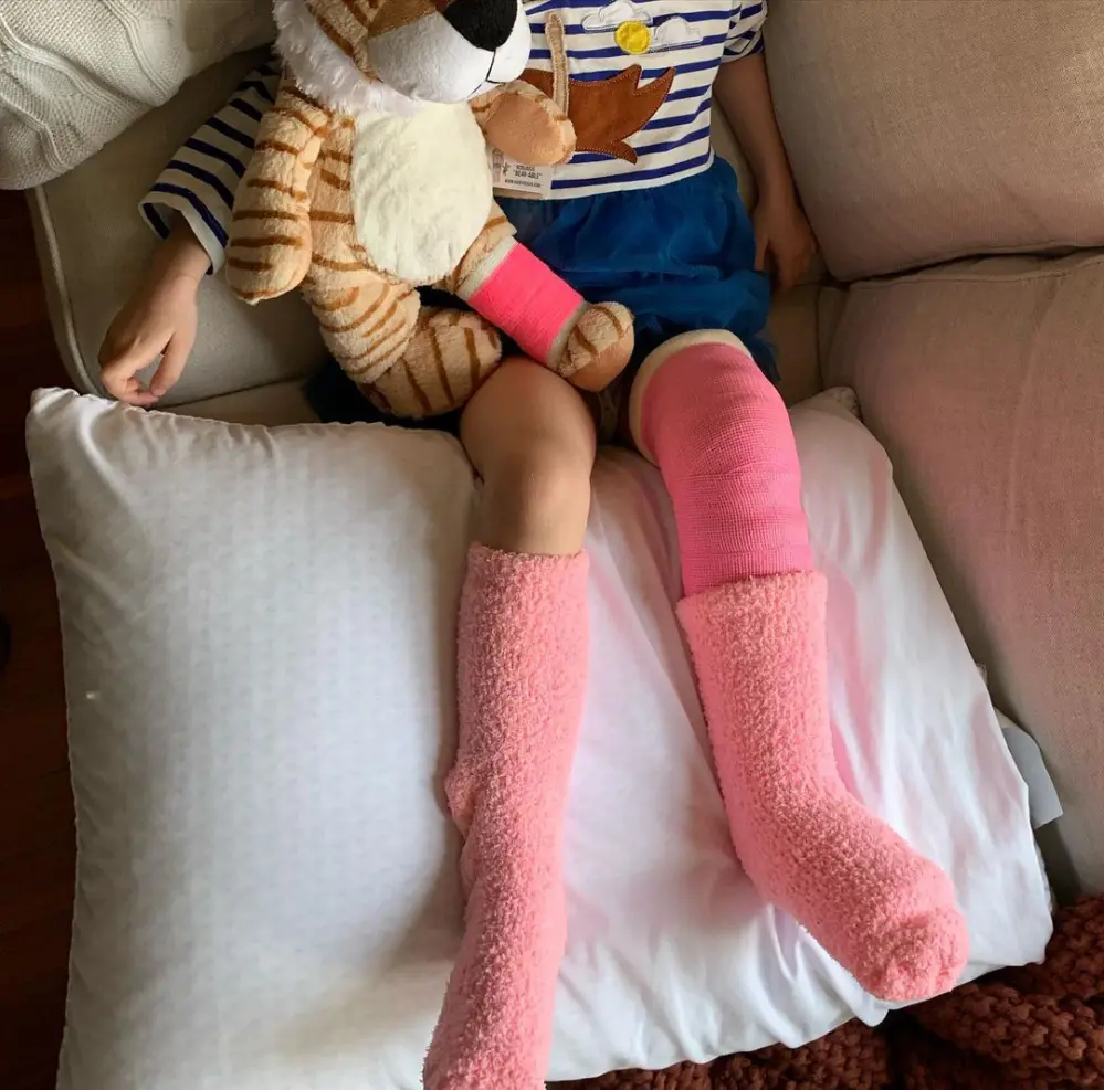 Replica Luxury Handbag Town's Erin Napier Says Doctors Had to 'Rebreak' Daughter Helen's Leg After Scary Playground Accident