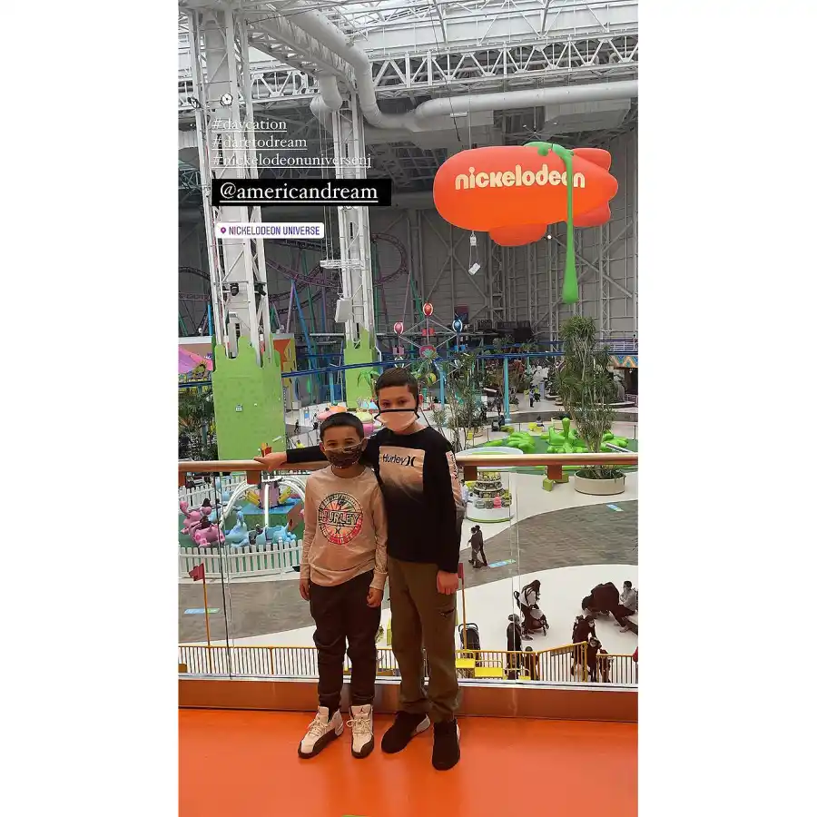 kailyn-lowry-takes-sons-on-1st-water-park-trip-amid-pandemic-pics