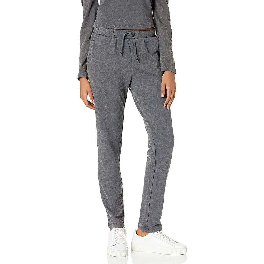 kendall-kylie-jenner-amazon-joggers