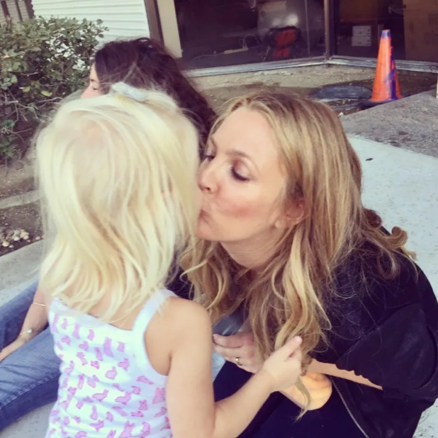 18 Drew Barrymore birth to Frankie