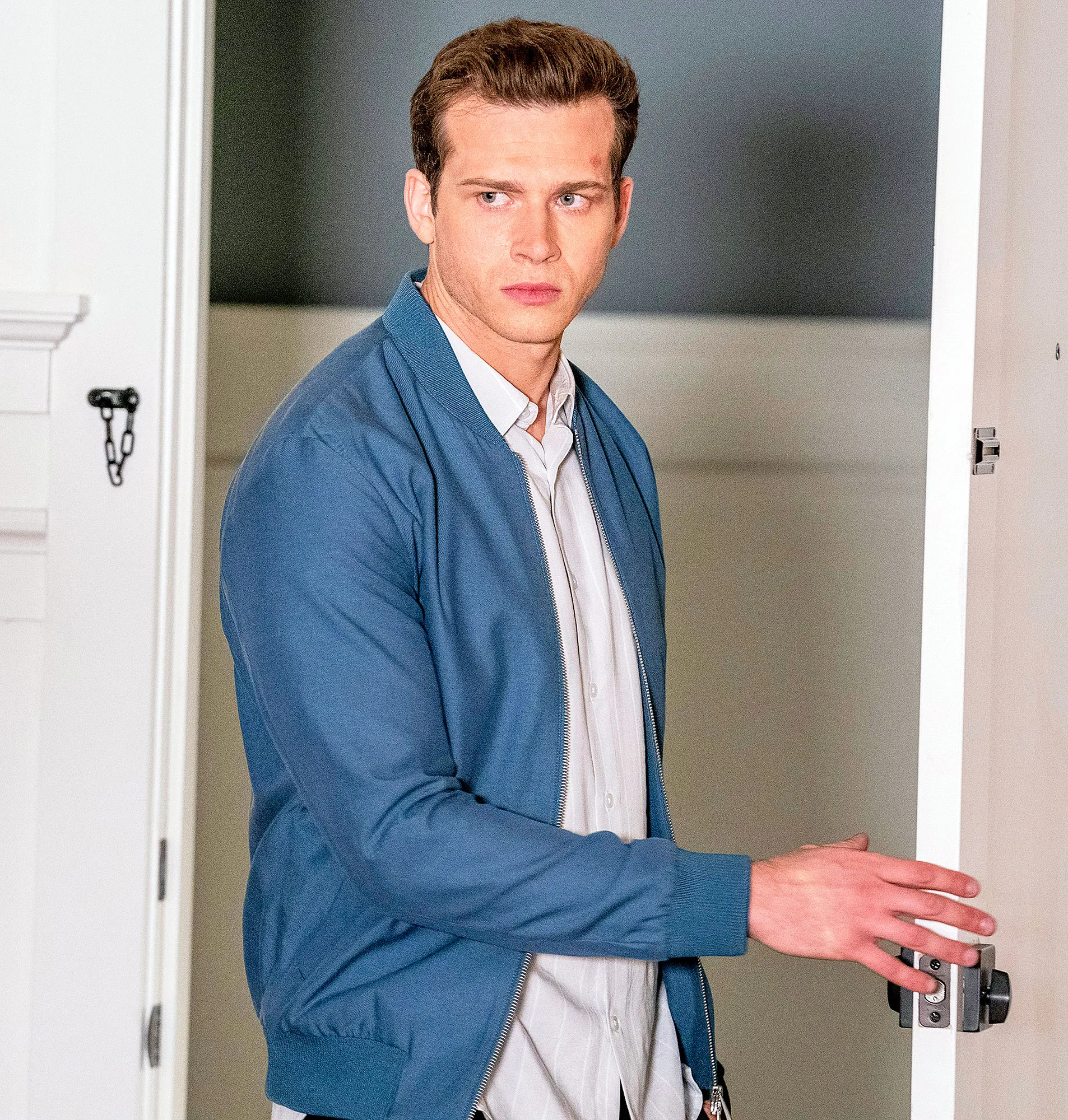 911 Oliver Stark Hints at Whats Next After Brother Bombshell and How It Will Affect Other Relationships