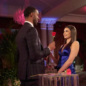 Bachelor Contestant Rachael Kirkconnell Mom Kim Says Daughter Feels Hopeless Amid Racial Controversy Matt James