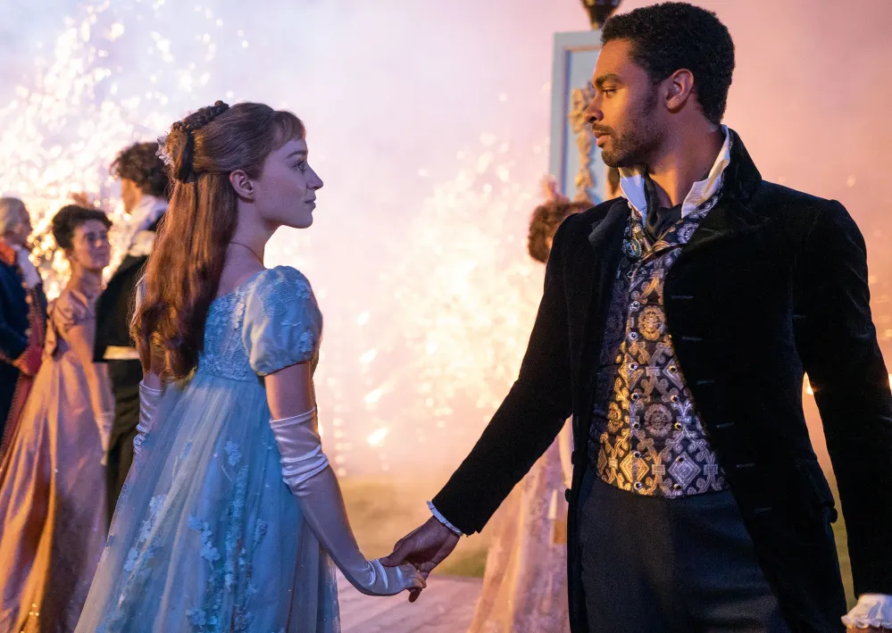 Bridgerton&rsquo;s Phoebe Dynevor Shuts Down Rege-Jean Page Dating Rumors: 'It Would Be Very Complicated'