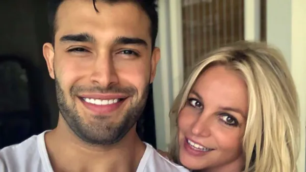Britney Spears Shares Video of BF Sam Asghari Hiking With Her On His Back