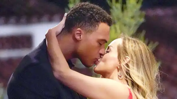 Confirmed Bachelorette Clare Crawley Dale Moss Seal Reconciliation With Kiss