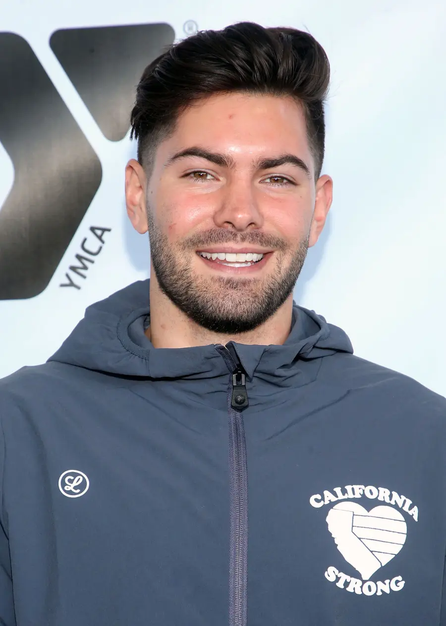 Dylan Barbour Hannah Brown Defends Heather Martin Against Mean Girls After Bachelor Arrival