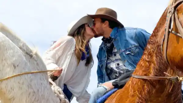 Hannah Brown and Adam Woolard Kissing on Horse Kissing on Horse