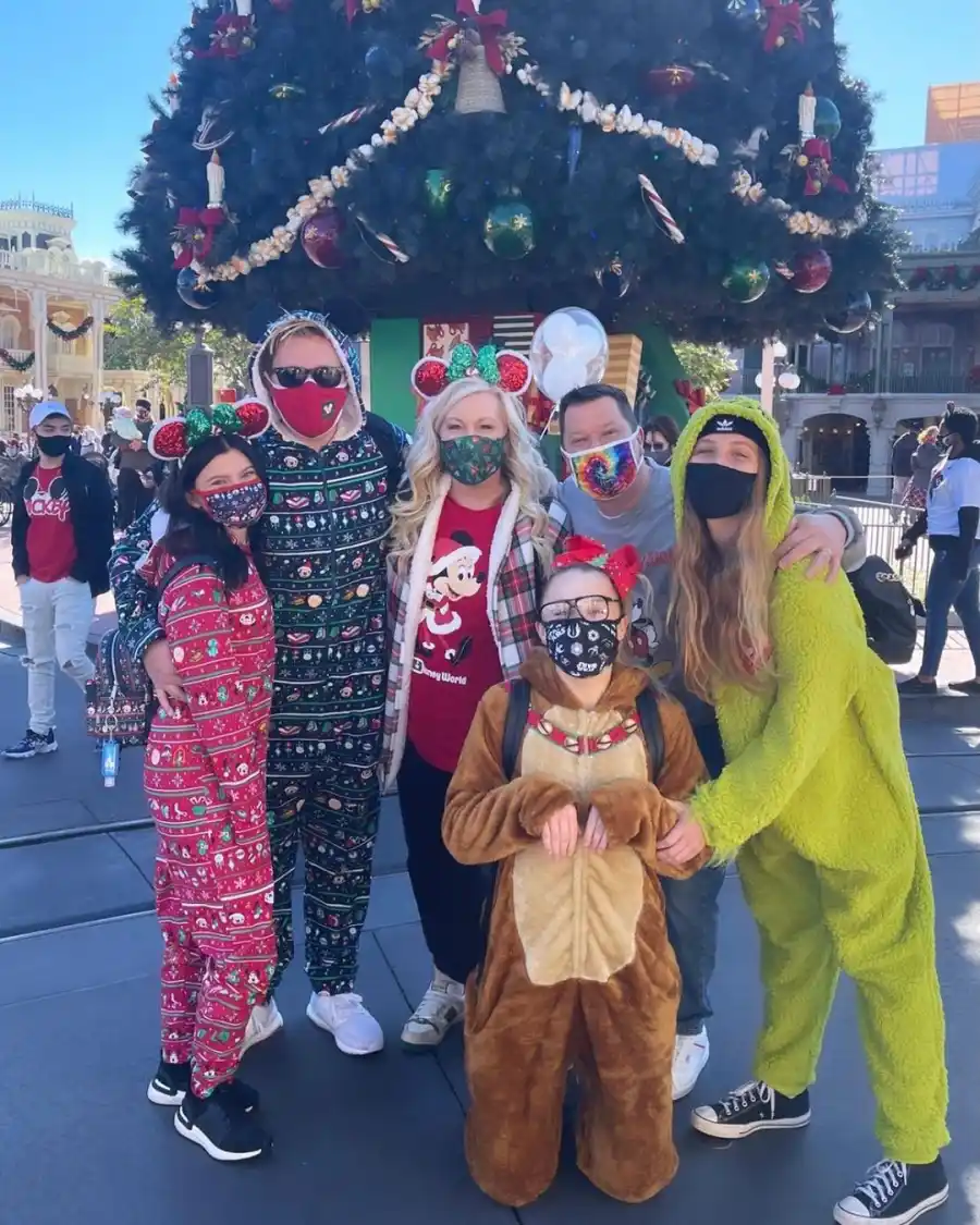 JoJo Siwa Introduces Girlfriend Kylie While Celebrating 1-Month Anniversary