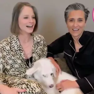 Jodie Foster Hilariously Thanks Aaron Rodgers in Golden Globes 2021 Acceptance Speech Alexandra Hedison