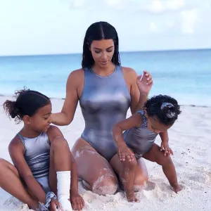 Kim Kardashian Cooks With ‘Chef’ Daughters North and Chicago in Sweet Video