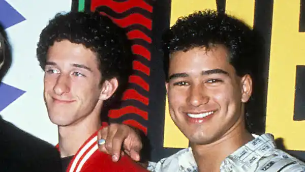 Mario Lopez Gets Emotional on Access Hollywood During Dustin Diamond Tribute