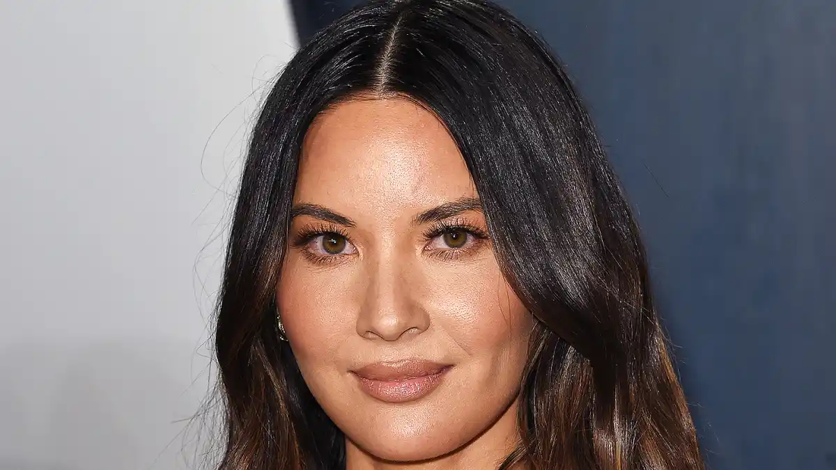 Olivia Munn The Weeknd halftime super bowl performance reactions 2021