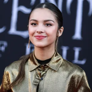 Olivia Rodrigo Reacts to ‘Drivers License’ Sketch on ‘Saturday Night Live’