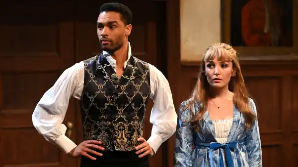 Rege-Jean Page and Chloe Fineman Reenact Bridgerton's Steamy Sex Scenes With Questionable Intimacy Coordinator on 'Saturday Night Live'