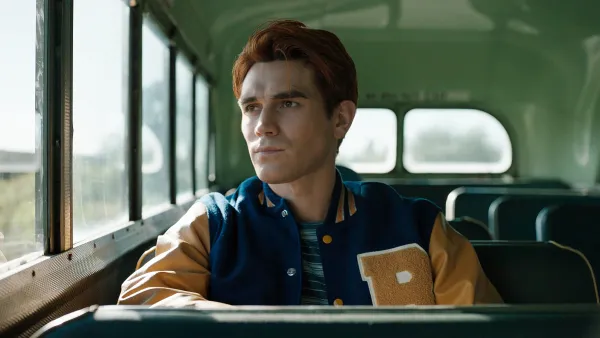 Riverdale Graduation Episode Includes Emotional Luke Perry Cameo 1