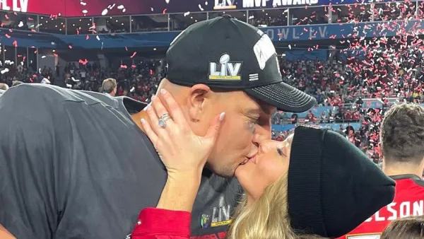 Rob Gronkowski Celebrates Super Bowl Win With Kiss From Girlfriend Camille Kostek Instagram