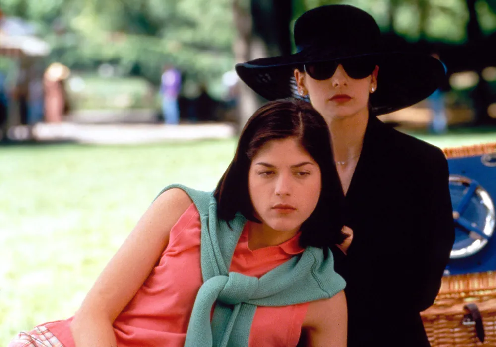 Sarah Michelle Gellar: Selma Blair &lsquo;Cruel Intentions&rsquo; Kiss Was &lsquo;Way Better&rsquo; Than Making Out With Guys On Camera