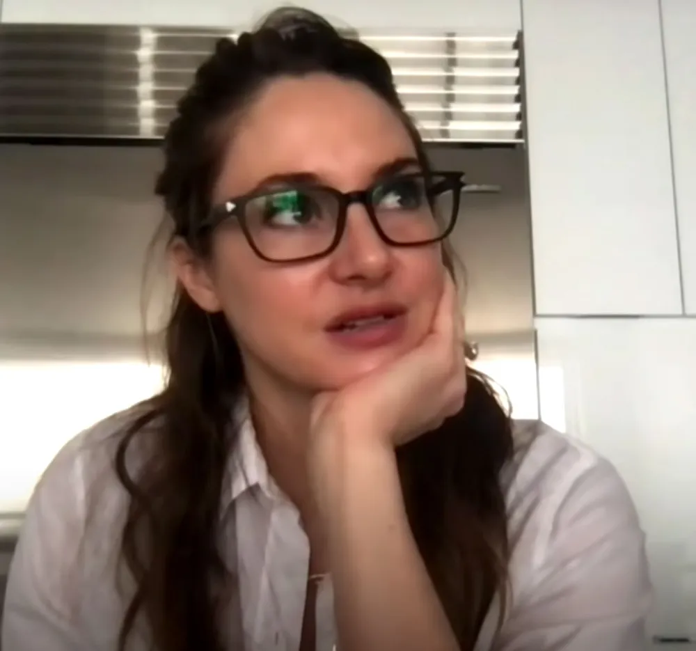 Shailene Woodley Flashes Engagement Ring From Aaron Rodgers on Tonight Show