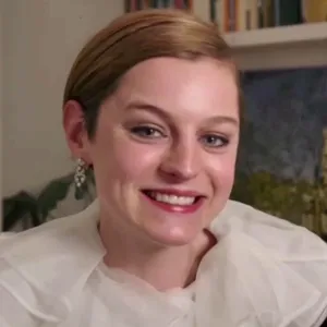The Crown Emma Corrin Thanks Late Princess Diana in Golden Globes 2021 Speech