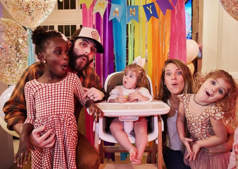Thomas Rhett Lauren Akins Celebrate Daughter Lennon’s 1st Birthday 1
