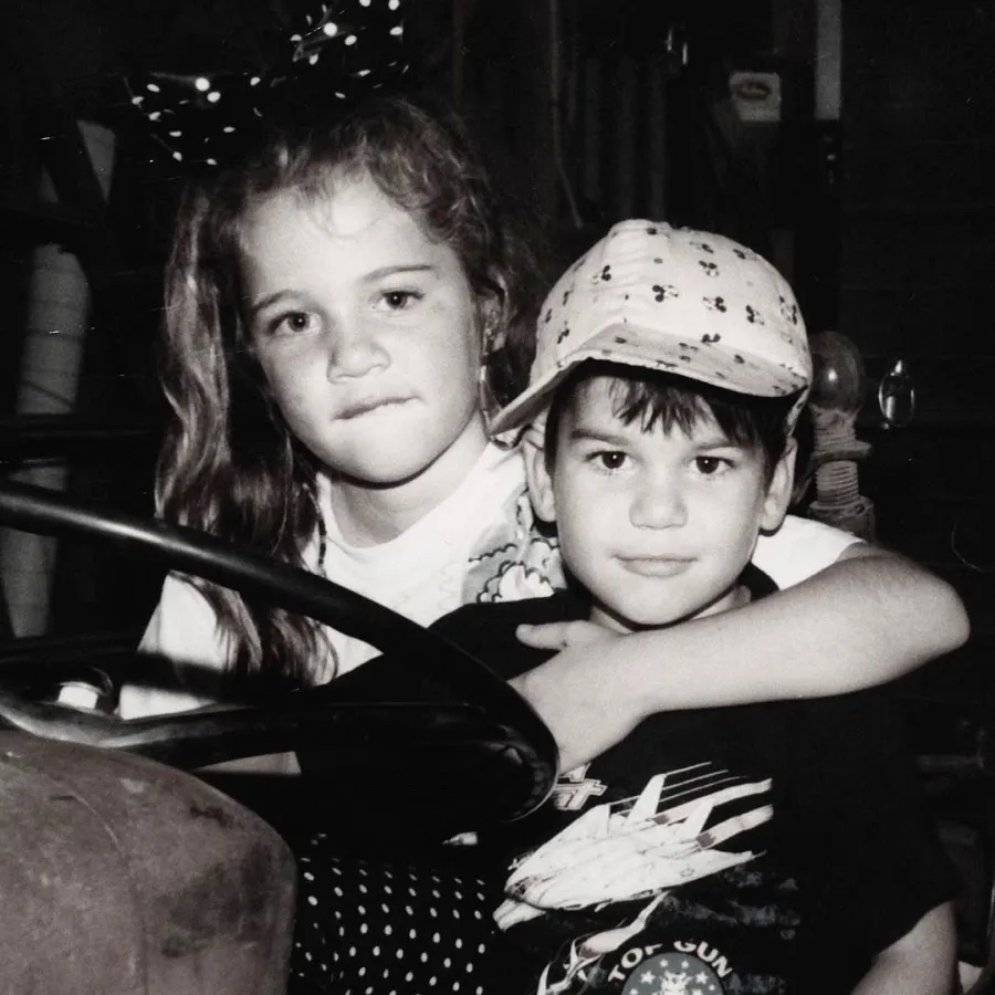 Khloe Kardashian and Rob Kardashian as kids See How the Kardashian-Jenners Celebrated Rob Kardashian Birthday