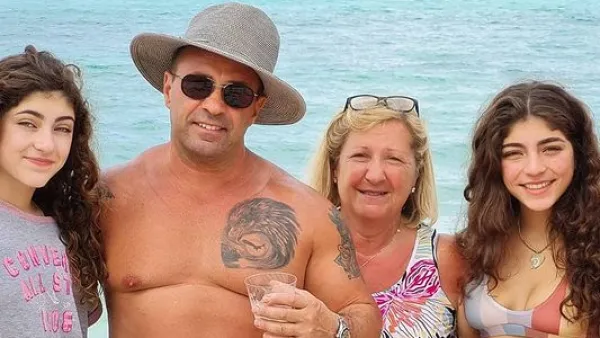 Joe Giudice Reunites With His 4 Daughters in the Bahamas